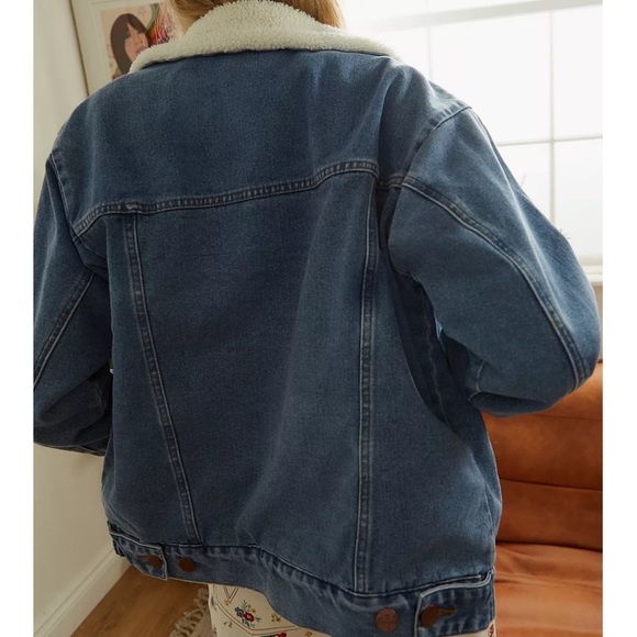 Urban Outfitters Wrangler Sherpa Lined Denim Jacket - Picture 3 of 8